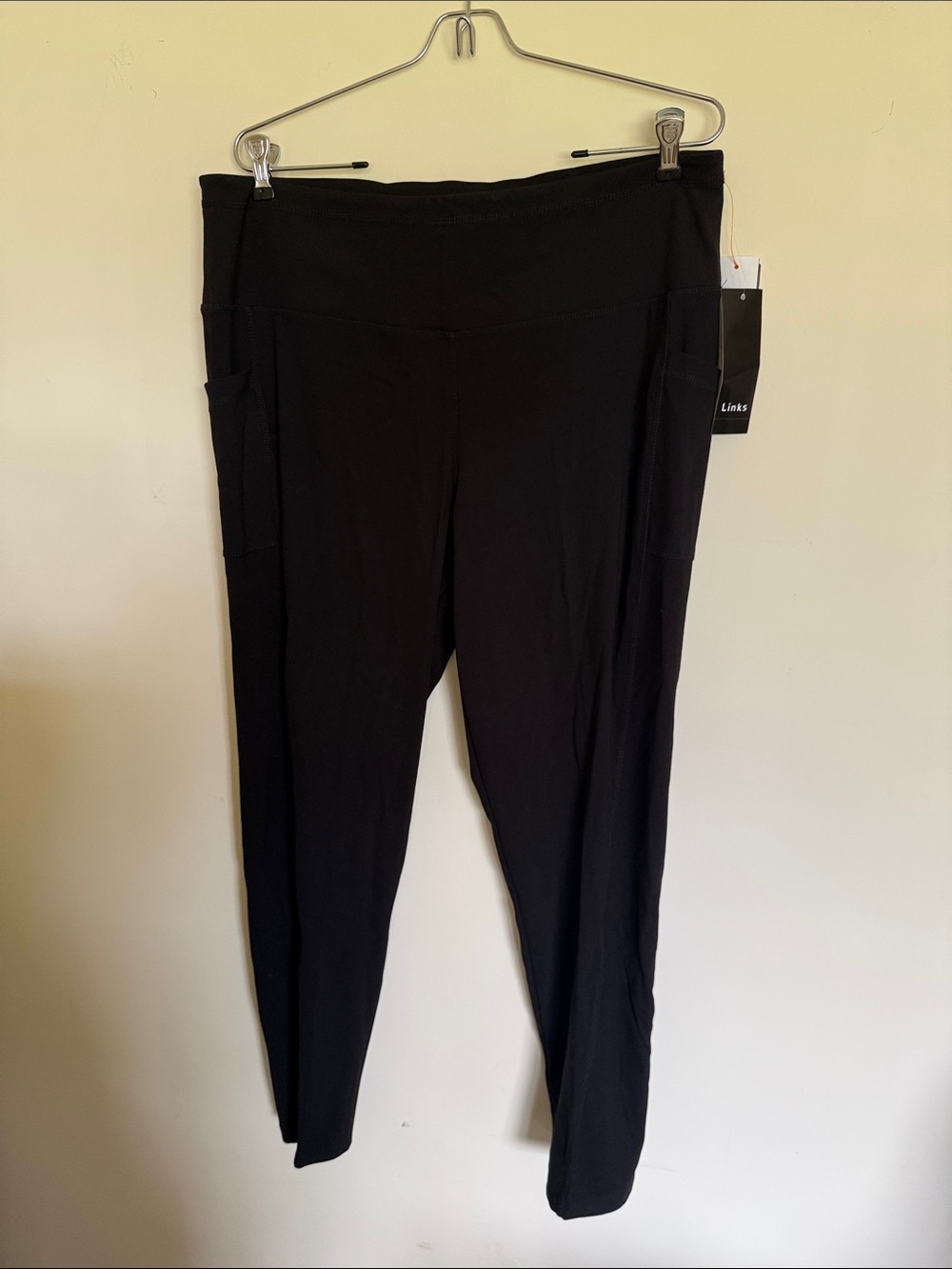 High-Rise Black Leggings with Side Pockets